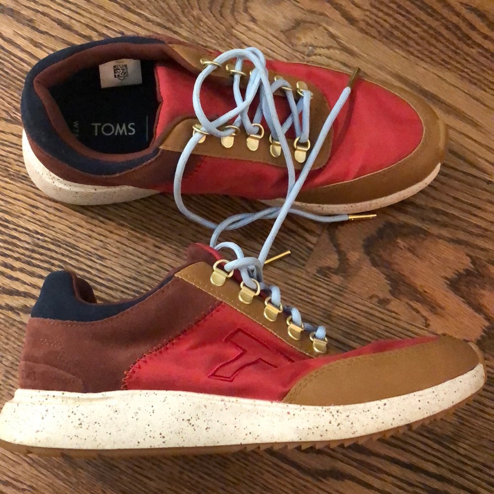 Toms sneakers